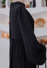 فستان مريم باللون الأسود