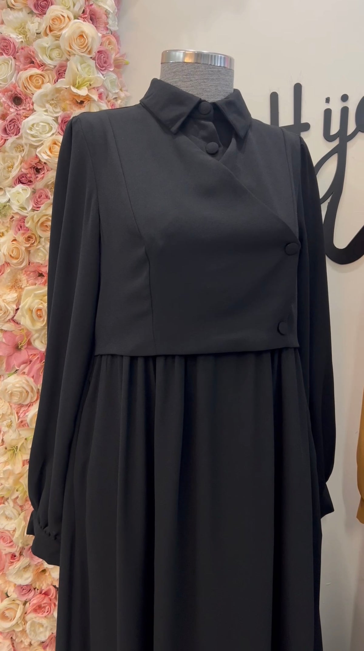 فستان مسلمة اسود