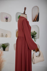 فستان سارة قرميدي